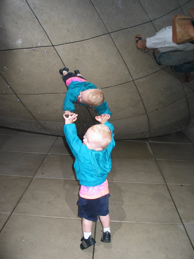Fun with Mirrors
William explores the reflecting properties of Cloud Gate
