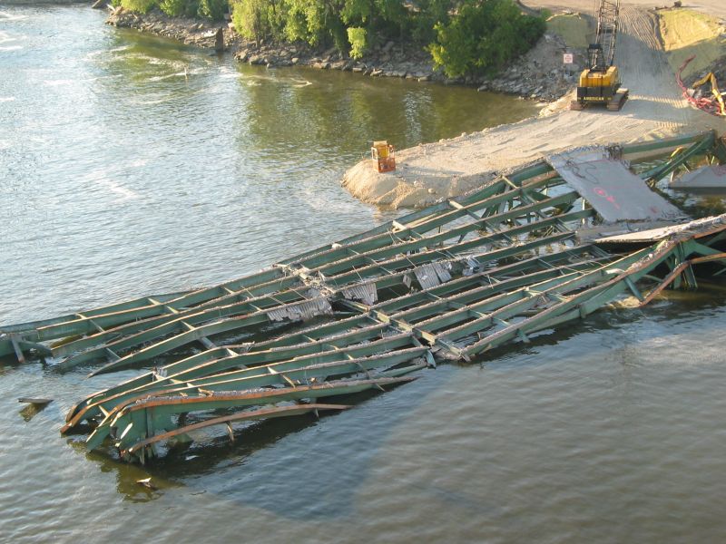 Collapsed section
Taken from the 10th Avenue Bridge.
