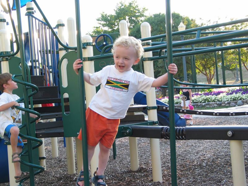 Hang on!
Lovin' that playground...
