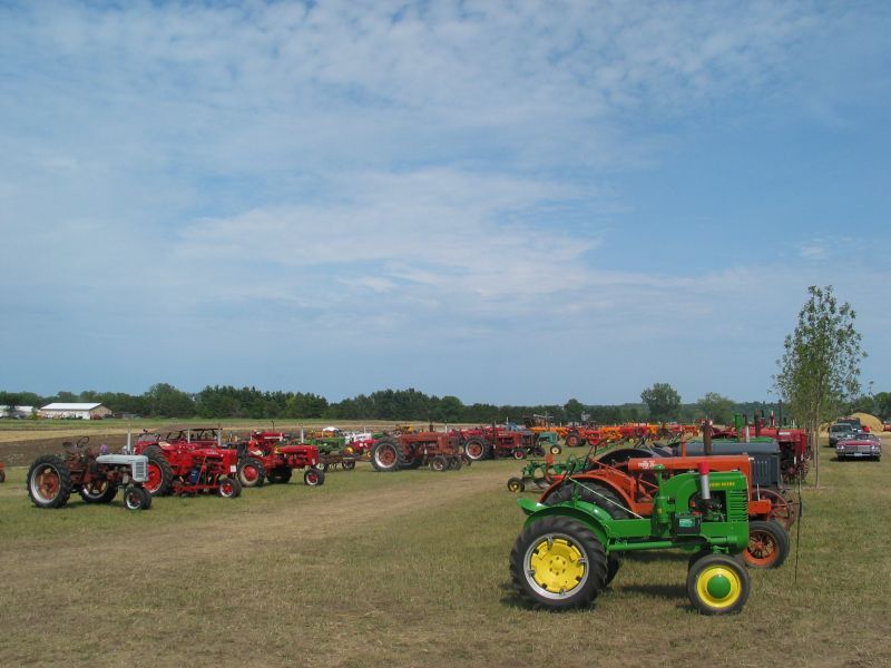 Tractors on Display
Things were starting to thin out by the time we took this picture (it was late on Sunday afternoon) but there was still plenty to look at.
