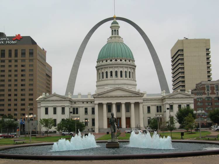 Arch and Old Courthouse
A picture of the arch, framing the dome of the old courthouse which stands nearby.  This is such an obvious location to take a picture that it has to be one of the most photographed spots in St. Louis.
