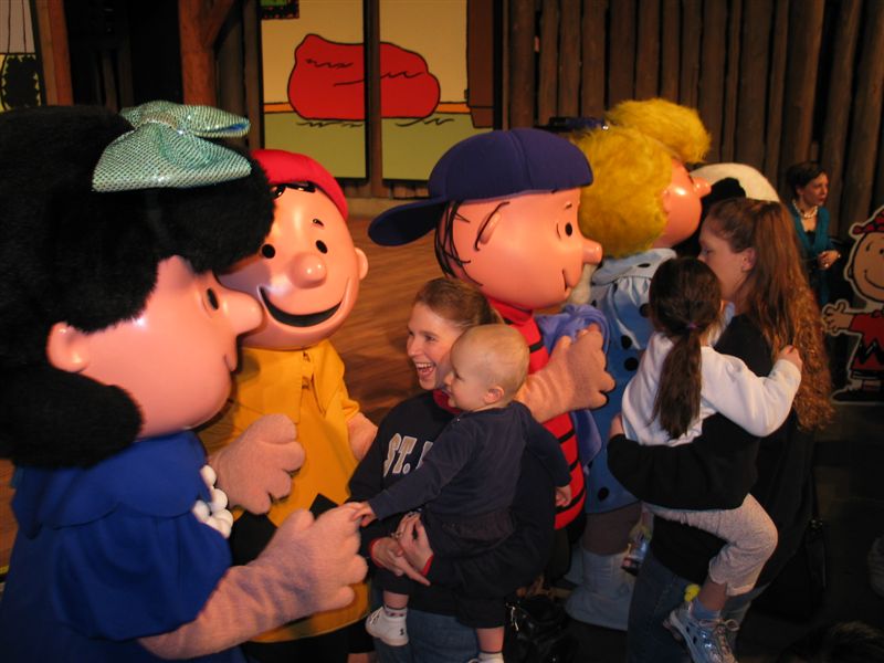Cathy and William greet Lucy after the final show at Camp Snoopy
Keywords: WILLIAM_ONE